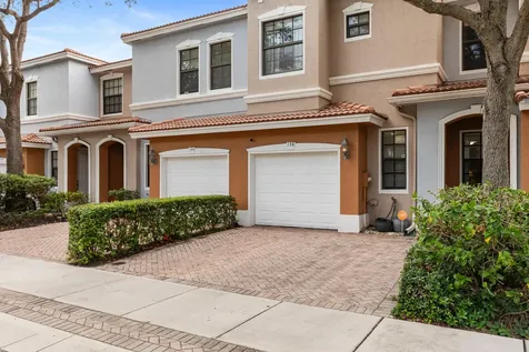 138 E Astor Circle Delray Beach FL 33484