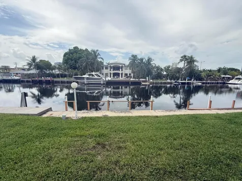460 Paradise Isle Boulevard Hallandale Beach FL 33009