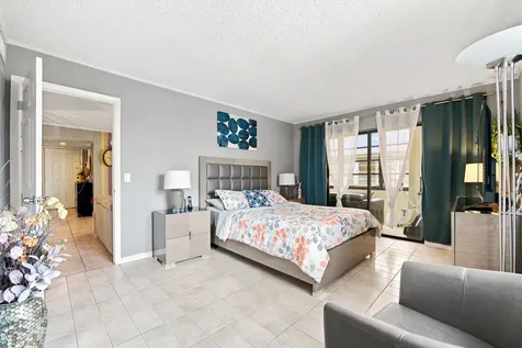 226 Capri E Delray Beach FL 33484