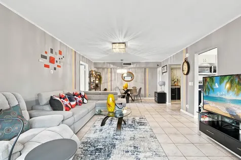 226 Capri E Delray Beach FL 33484