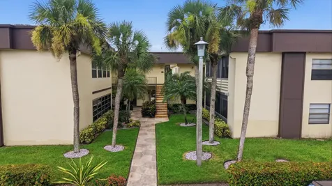 226 Capri E Delray Beach FL 33484