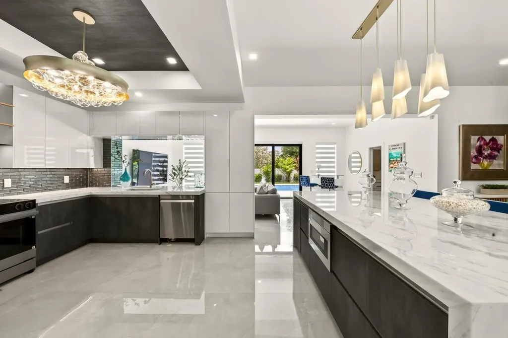 3933 Washington Street Hollywood FL 33021