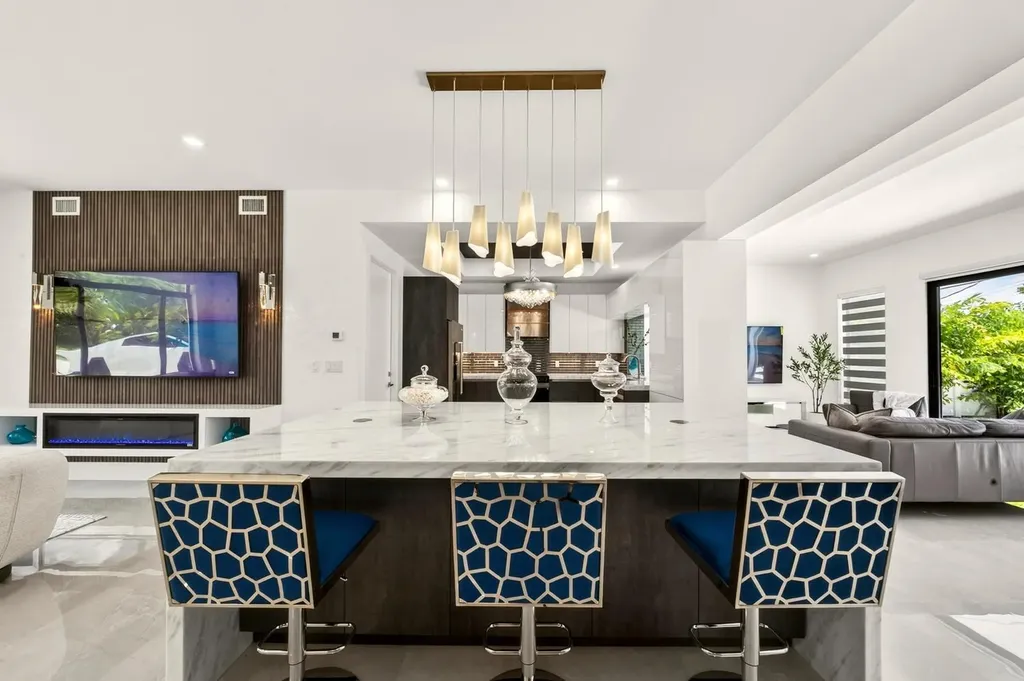 3933 Washington Street Hollywood FL 33021
