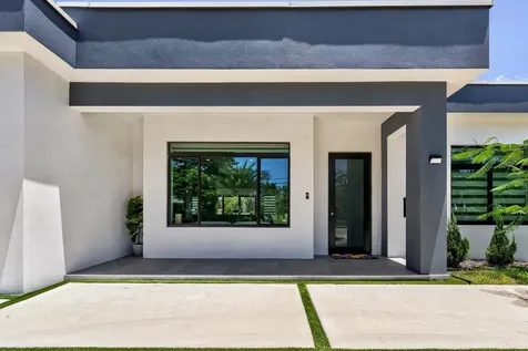 3933 Washington Street Hollywood FL 33021
