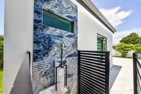 3933 Washington Street Hollywood FL 33021