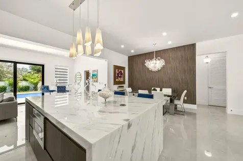 3933 Washington Street Hollywood FL 33021