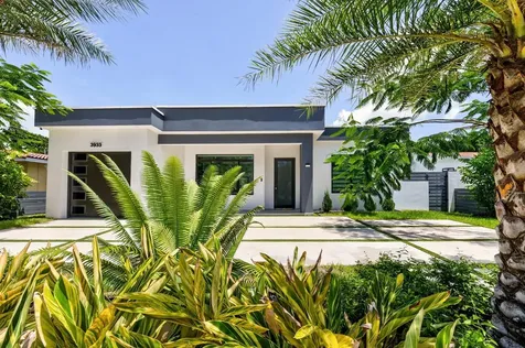 3933 Washington Street Hollywood FL 33021