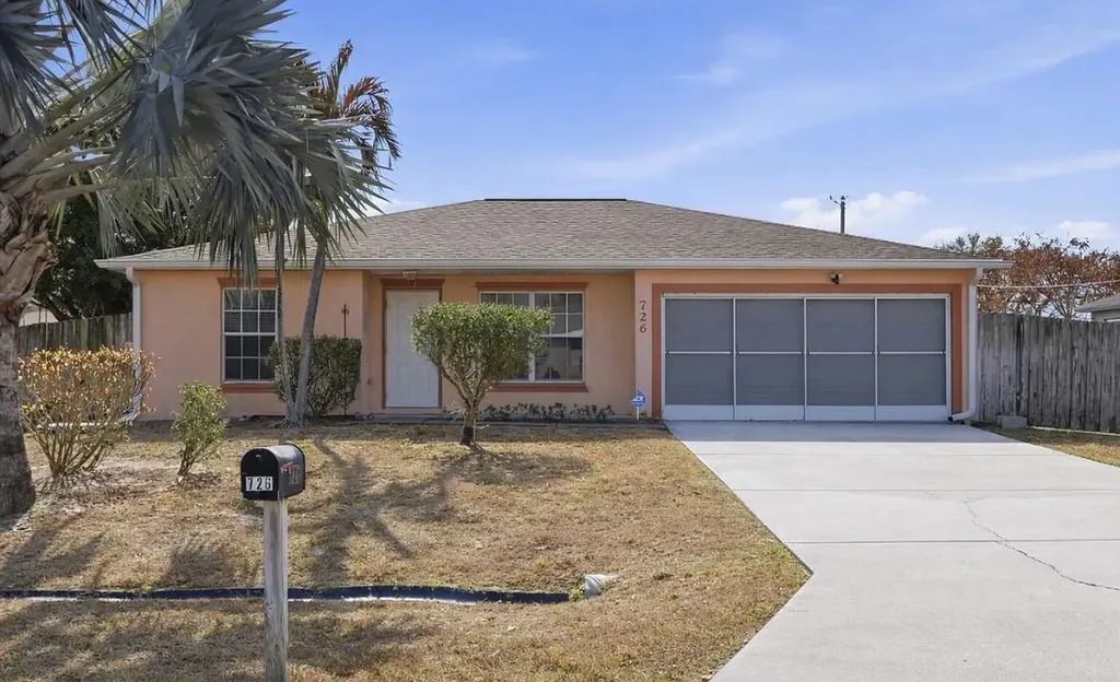 726 SW Bond Road Port St Lucie FL 34953