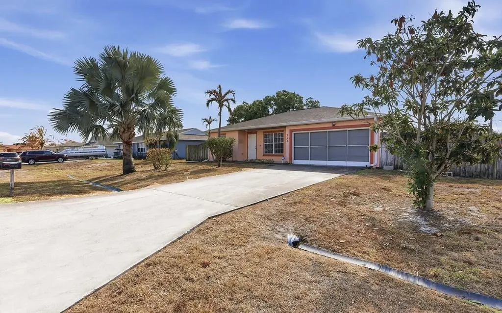 726 SW Bond Road Port St Lucie FL 34953