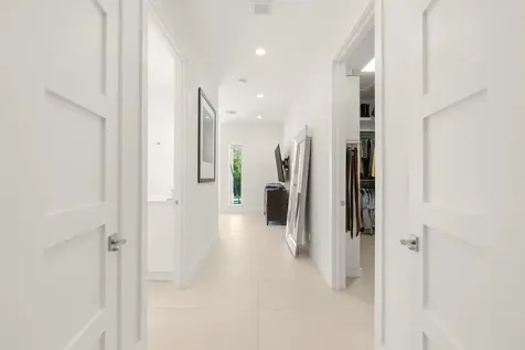 2517 NE 13th Street Fort Lauderdale FL 33304