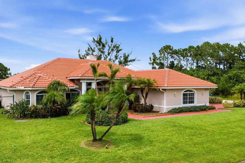 5476 NW Boydga Avenue Port St Lucie FL 34986