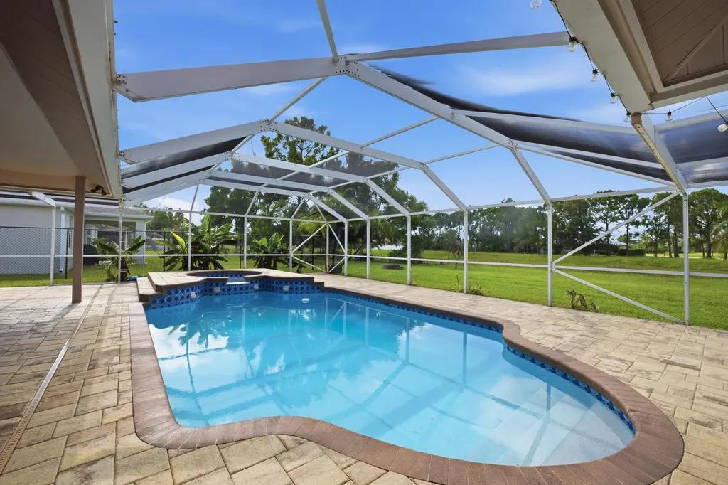 5476 NW Boydga Avenue Port St Lucie FL 34986