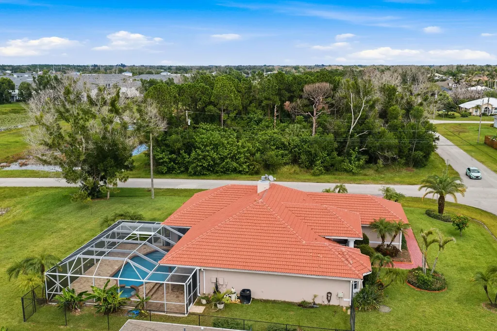 5476 NW Boydga Avenue Port St Lucie FL 34986