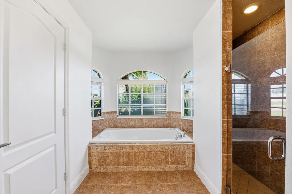 5476 NW Boydga Avenue Port St Lucie FL 34986