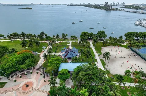 488 NE 18th Street Miami FL 33132