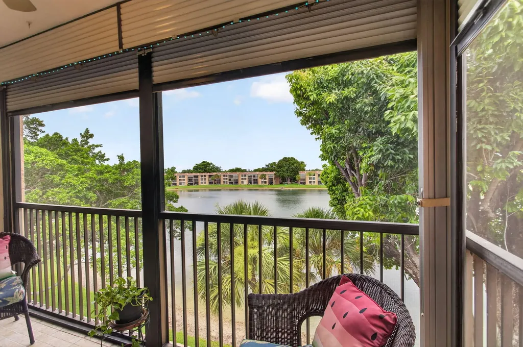 6048 Coral Lake Drive Margate FL 33063