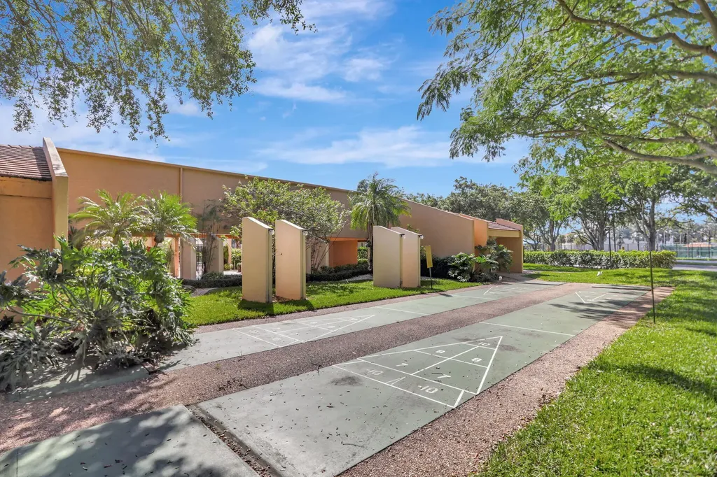 6048 Coral Lake Drive Margate FL 33063