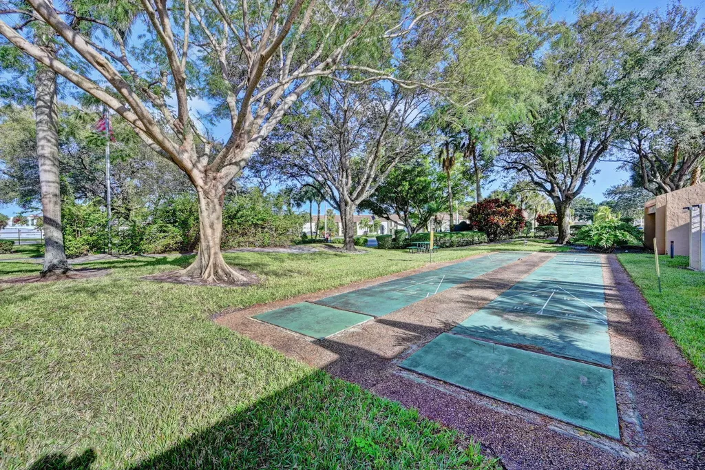 6048 Coral Lake Drive Margate FL 33063