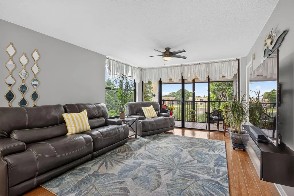 6048 Coral Lake Drive Margate FL 33063