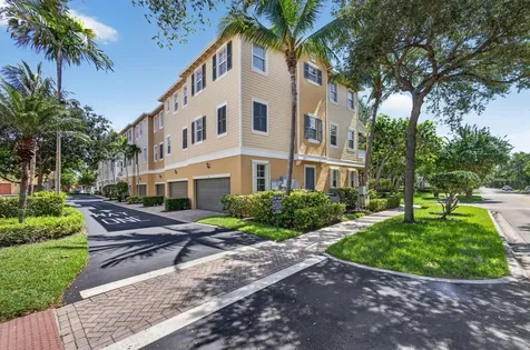 128 W Royal Palm Circle Jupiter FL 33458