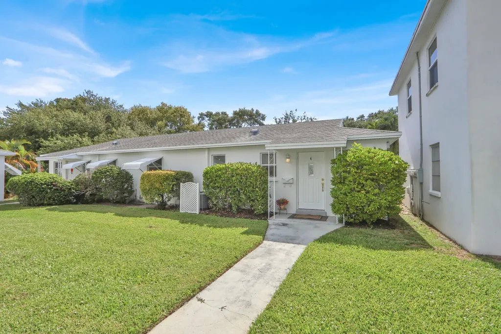 10084 Meridian Way N Palm Beach Gardens FL 33410
