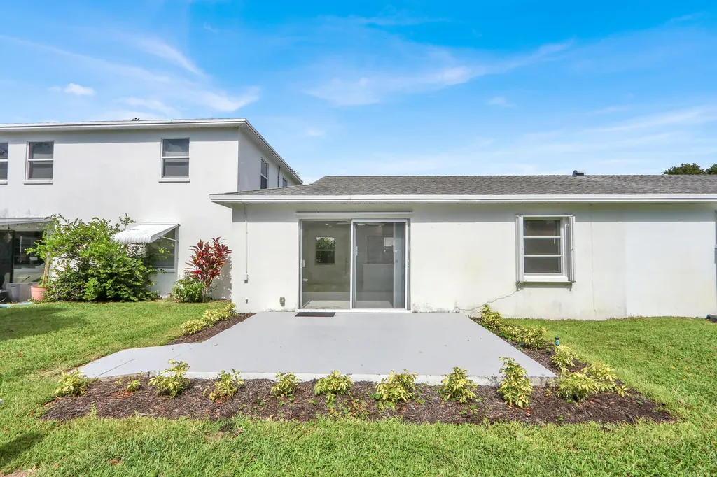 10084 Meridian Way N Palm Beach Gardens FL 33410
