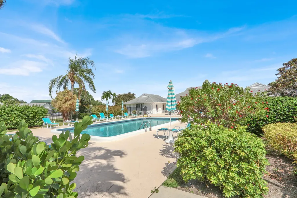 10084 Meridian Way N Palm Beach Gardens FL 33410