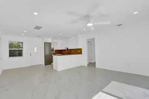10084 Meridian Way N Palm Beach Gardens FL 33410