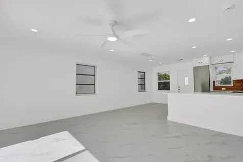 10084 Meridian Way N Palm Beach Gardens FL 33410