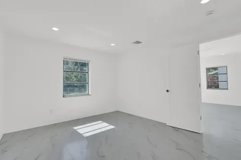 10084 Meridian Way N Palm Beach Gardens FL 33410