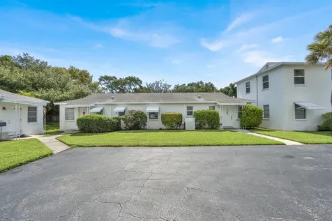 10084 Meridian Way N Palm Beach Gardens FL 33410