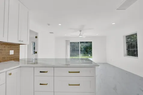 10084 Meridian Way N Palm Beach Gardens FL 33410