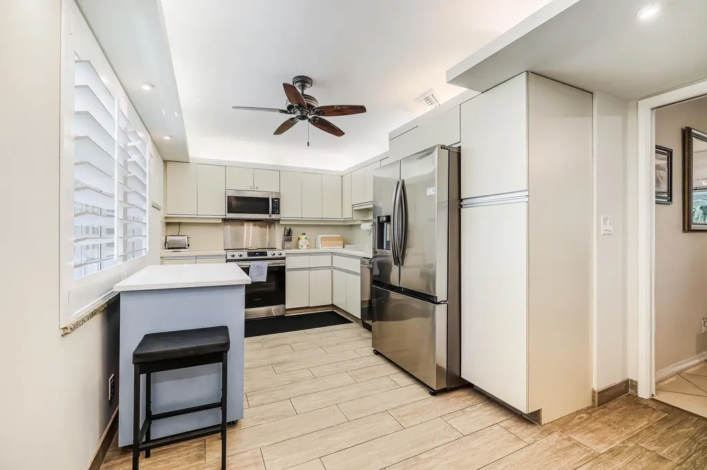 933 Cypress Grove Drive Pompano Beach FL 33069