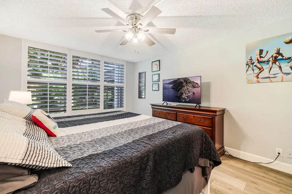 933 Cypress Grove Drive Pompano Beach FL 33069