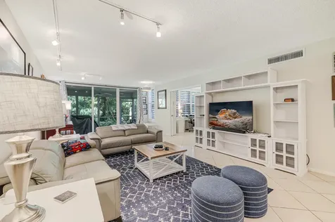 933 Cypress Grove Drive Pompano Beach FL 33069