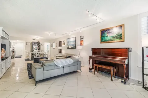 933 Cypress Grove Drive Pompano Beach FL 33069