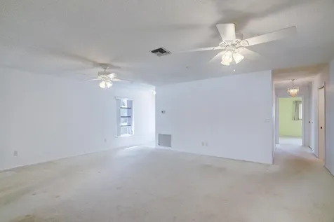 2886 E Fernley Drive E West Palm Beach FL 33415
