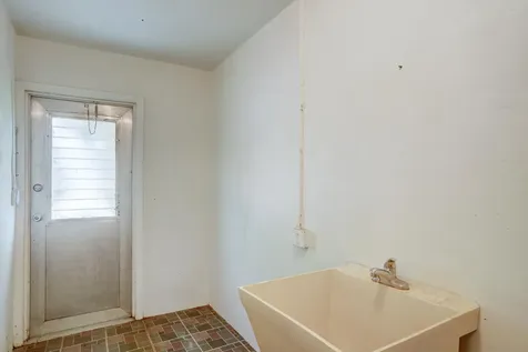 2886 E Fernley Drive E West Palm Beach FL 33415