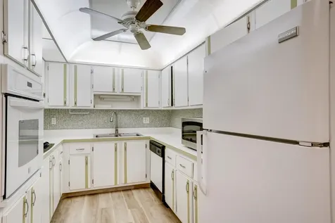 2886 E Fernley Drive E West Palm Beach FL 33415
