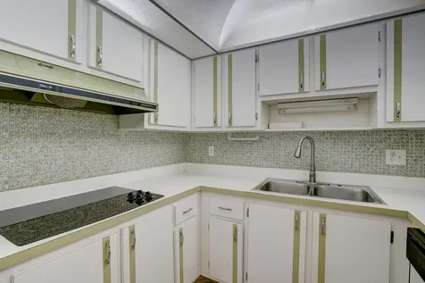2886 E Fernley Drive E West Palm Beach FL 33415