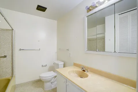 2886 E Fernley Drive E West Palm Beach FL 33415
