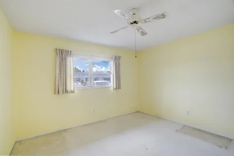 2886 E Fernley Drive E West Palm Beach FL 33415