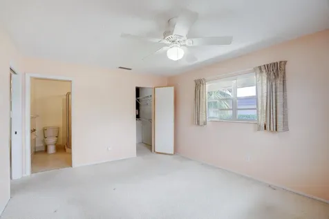 2886 E Fernley Drive E West Palm Beach FL 33415