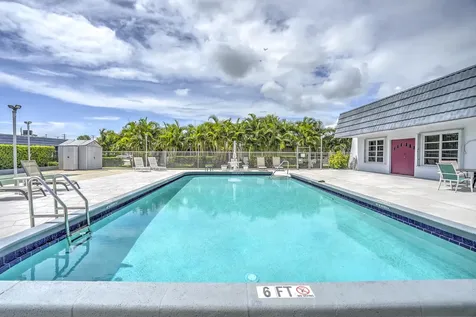 2886 E Fernley Drive E West Palm Beach FL 33415
