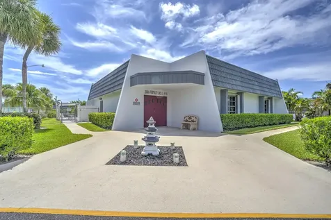 2886 E Fernley Drive E West Palm Beach FL 33415