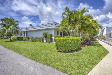 2886 E Fernley Drive E West Palm Beach FL 33415
