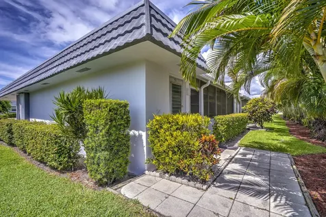2886 E Fernley Drive E West Palm Beach FL 33415