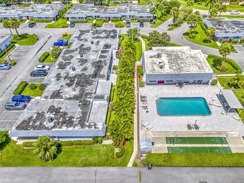 2886 E Fernley Drive E West Palm Beach FL 33415