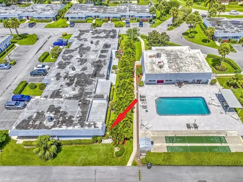 2886 E Fernley Drive E West Palm Beach FL 33415