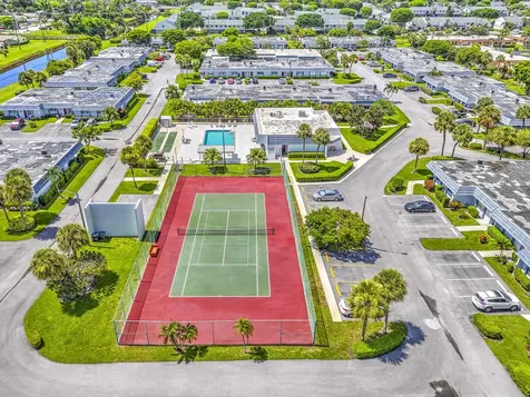 2886 E Fernley Drive E West Palm Beach FL 33415